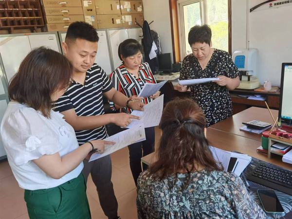 陜煤建設(shè)銅煤公司組織開展“依法興企、你我共行”主題宣傳活動