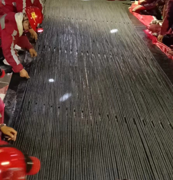 陜煤建設機電安裝公司28小時搶修曹家灘礦主斜井帶式輸送機