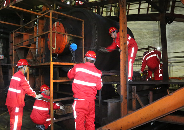 陜煤建設機電安裝公司采用新設備提前11小時更換膠帶并運轉