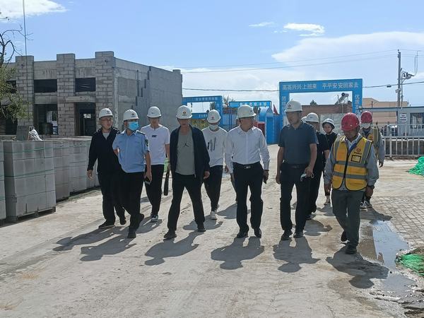 鄂托克旗旗委常委、政府副旗長許瑞峰一行蒞臨陜煤建設內蒙古分公司第二項目部檢查指導工作