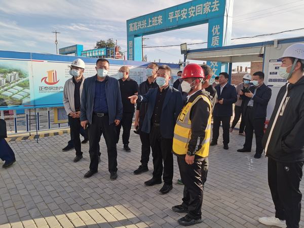 鄂托克旗旗委副書記、政府旗長王國泉一行蒞臨陜煤建設內蒙古分公司第二項目部檢查指導工作