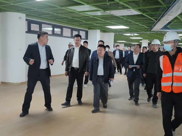 榆林城投集團黨委書記、董事長、總經理郝君一行蒞臨北京師范大學榆林學校（幼兒園）項目檢查指導工作