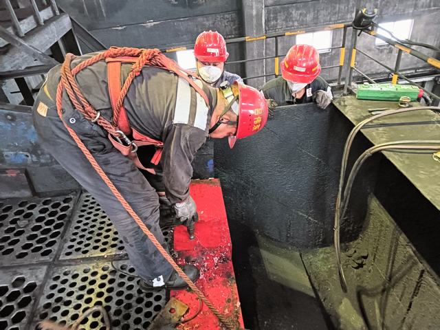 陜煤建設洗選煤運營公司澄合山陽運營項目部：鏖戰檢修迎國慶