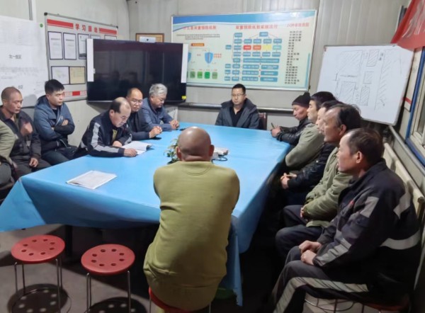 陜煤建設機電安裝公司神府項目部：抓好冬期安全，加強作業防護