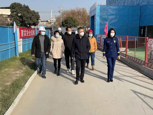 西安市新城區委常委、副區長楊珩蒞臨陜煤建設新城公司第二項目部檢查指導工作