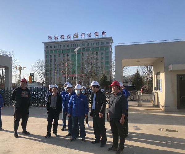 渭化集團副總經理趙亞周一行蒞臨陜煤建設天工公司承建的陜西渭河彬州30萬噸/年煤制乙二醇生活區項目二期工程檢查指導工作