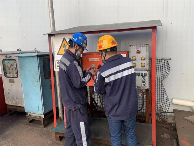 陜煤建設洗選煤運營公司紅柳林洗煤廠項目部： 攻堅拔賽  開展節前隱患大排查