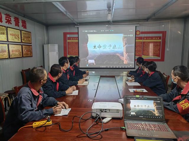 陜煤建設韓城分公司土建五項目部：黨員進工地 安全生產添活力