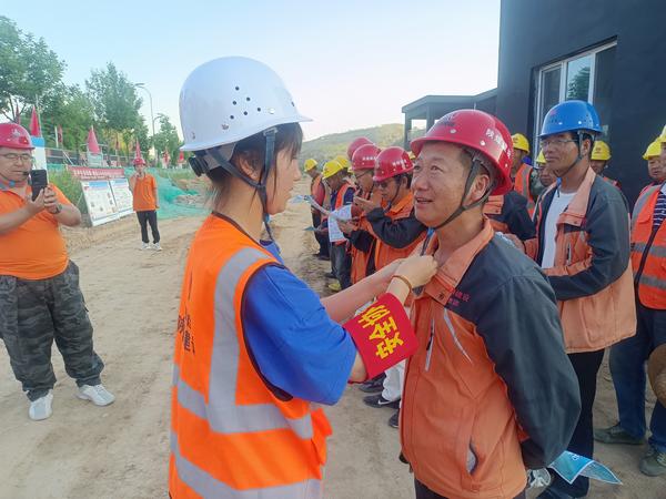 陜煤建設路橋分公司積極開展“6.16安全宣傳咨詢日”活動