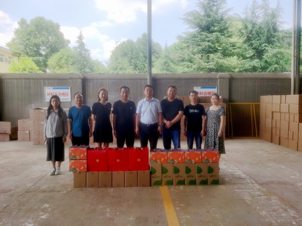 陜煤建設銅煤公司：端午濃情系職工為職工發放暖心粽子