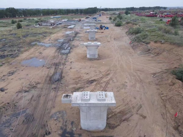 陜煤建設路橋分公司靖神鐵路項目部王則灣大橋下部結構施工圓滿完成