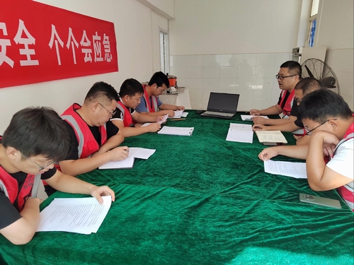 陜煤建設榆林公司第二項目部：發揮“師帶徒”新作用 引領“傳幫帶”共成長