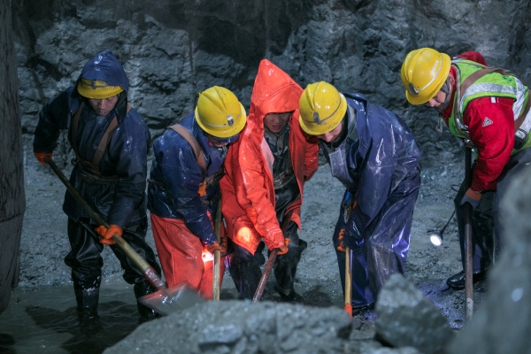 陜煤建設礦建三公司：鉚足干勁，進尺逆勢上揚！