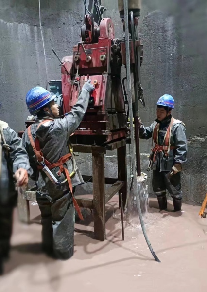 陜煤建設礦建三公司順利完成井下探放水鉆孔封堵工程