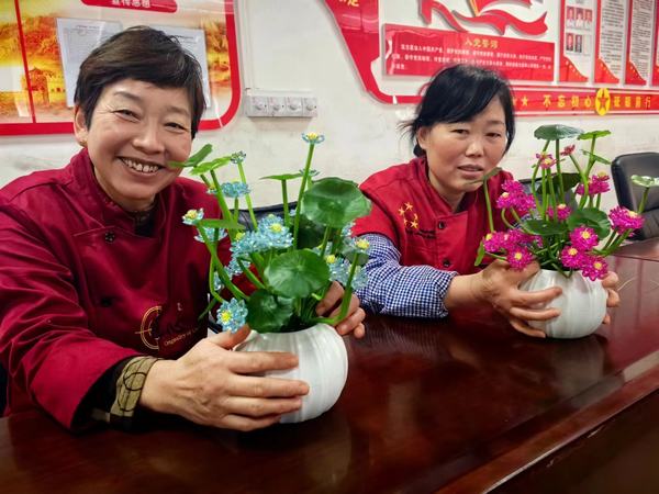 陜煤建設洗選煤運營公司檸條塔運營項目部開展 “巧手傳廉情，歡喜迎元旦”主題手工活動