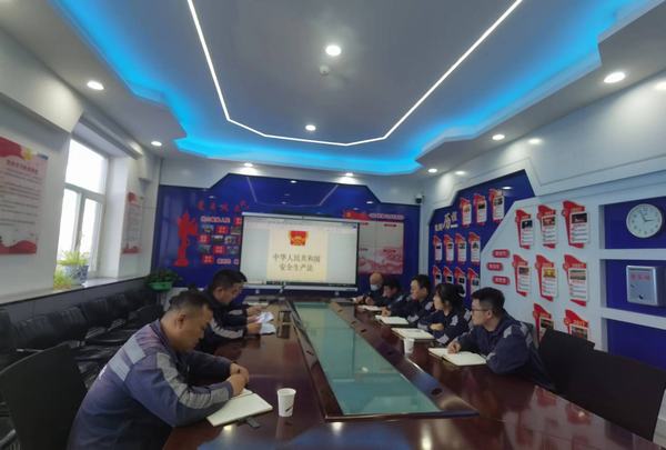 陜煤建設洗選煤運營公司紅柳林洗煤廠項目部:“三過硬” 點燃黨建“紅色引擎”