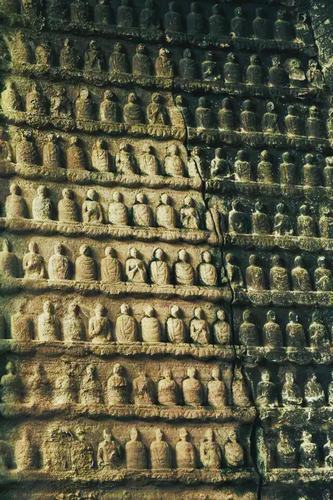 摩滅之美:千佛寨的靜寂與永恒