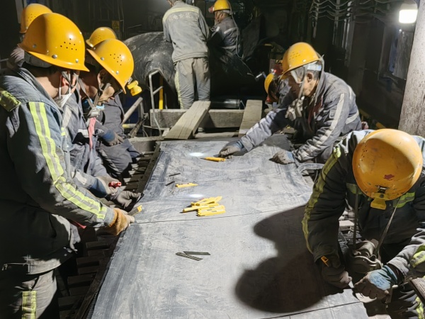 陜煤建設機電安裝公司：凝心聚力忙檢修，爭分奪秒不停歇