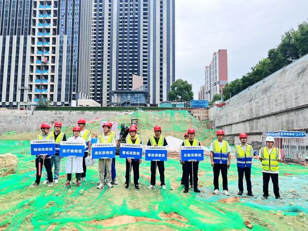 陜煤建設渭南分公司第十一項目部以練為戰扎實開展高處墜落應急救援演練