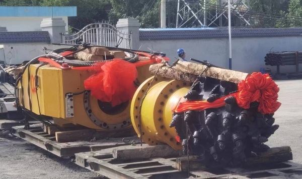 陜煤建設礦建三公司銅川項目部首臺綜掘機成功完成入井組裝調試運行