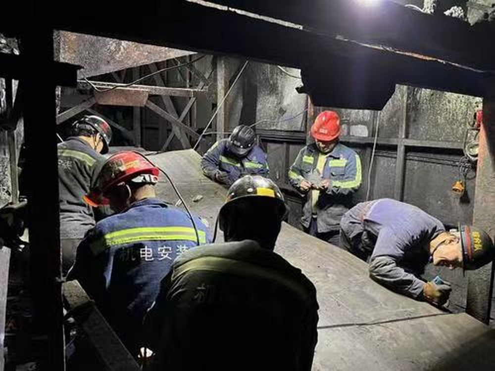 陜煤建設機電安裝公司建莊項目部:更新?lián)Q“帶”,保礦井安全生產