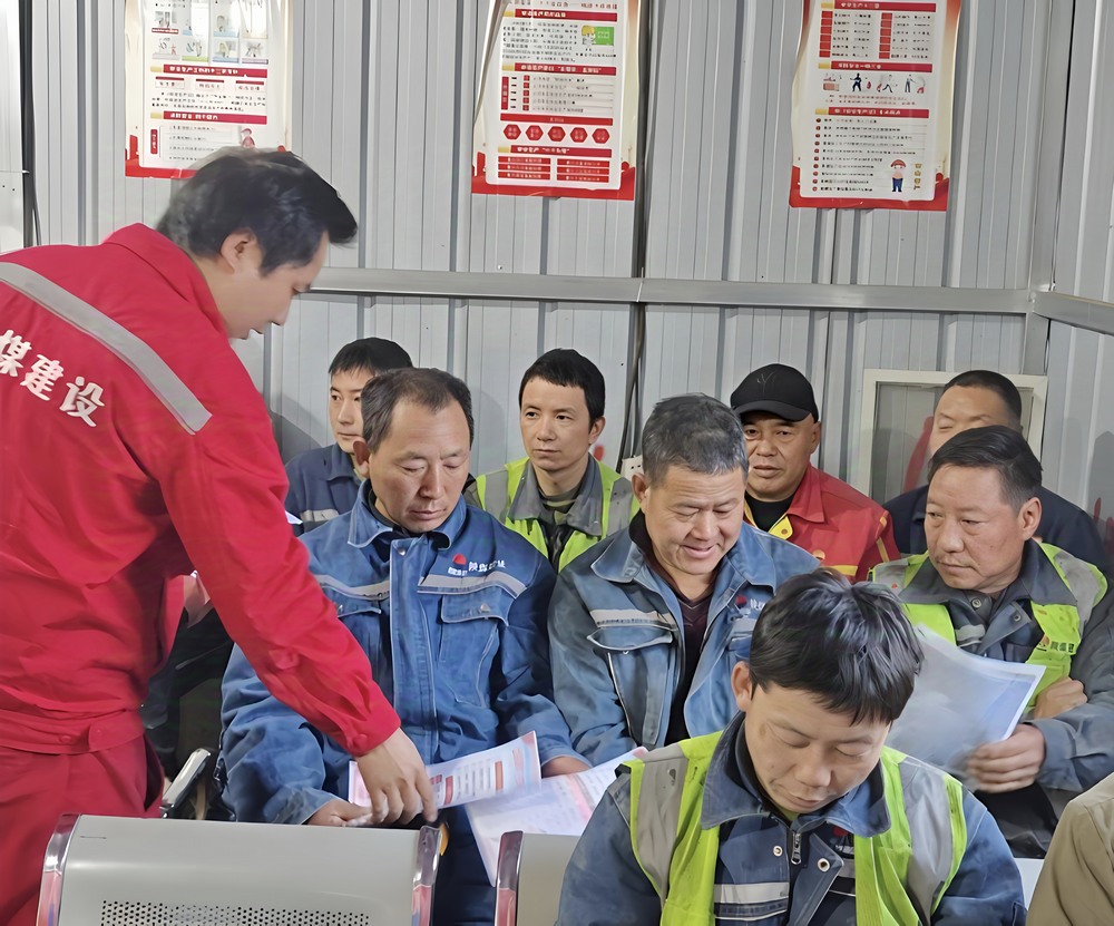 陜煤建設礦建二公司安裝項目部：百日活動添新彩，消防宣傳駐防線