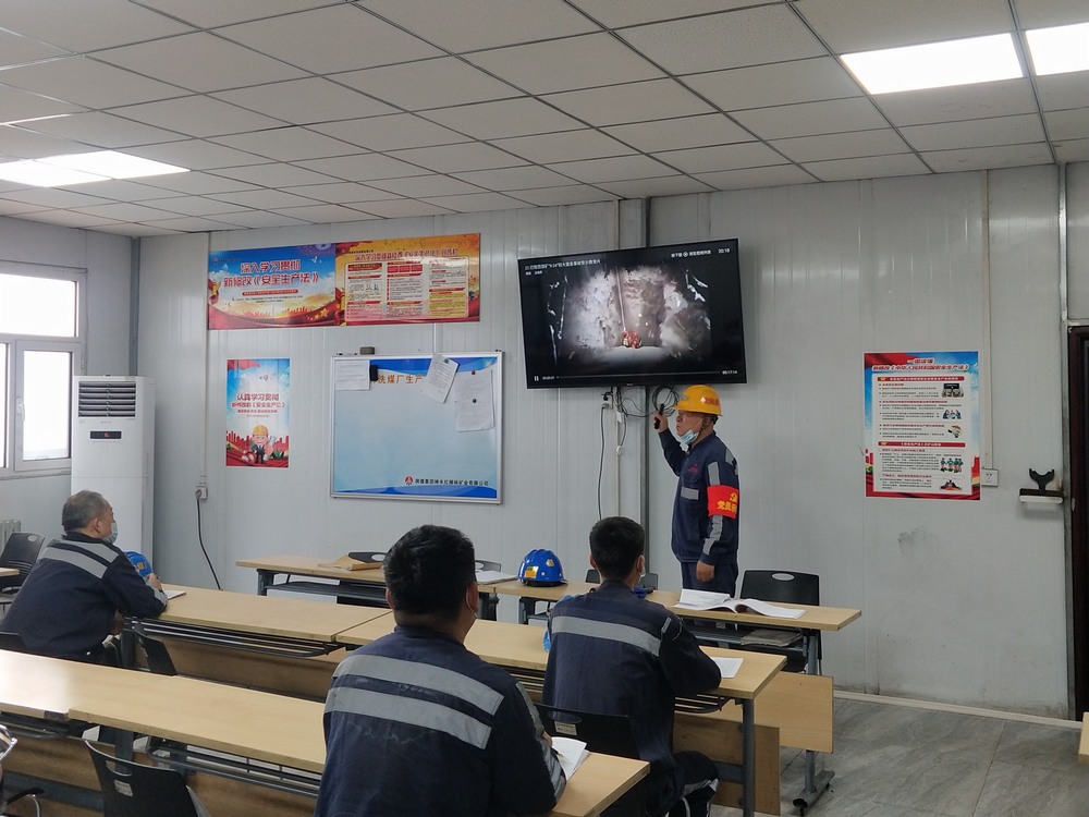 陜煤建設(shè)洗選煤運營公司紅柳林洗煤廠項目部：點燃三盞明燈，全力照亮機械設(shè)備“安全航程”