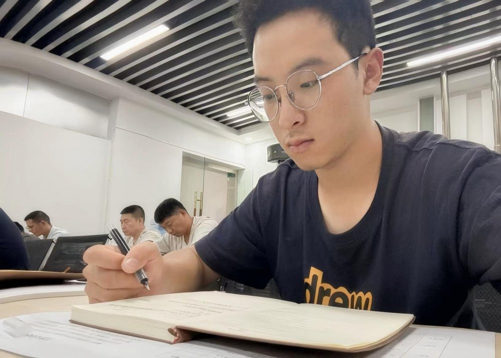 陜煤建設(shè)煤礦運(yùn)營服務(wù)分公司:煤海新兵的成長注腳 青春與建設(shè)的雙向奔赴